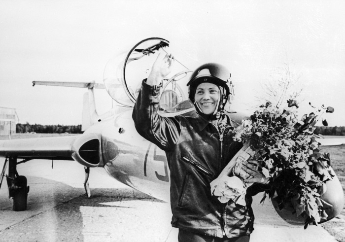 Иллюстрация к книге — Солнце, Луна, Марс [i_022.jpg]