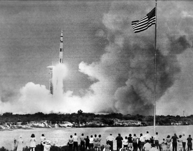 Иллюстрация к книге — Солнце, Луна, Марс [i_024.jpg]