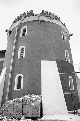 Иллюстрация к книге — Вилы [i_178.jpg]