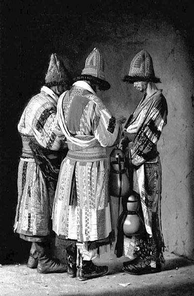 Иллюстрация к книге — Ночь в гареме, или Тайна Золотых масок [i_008.jpg]