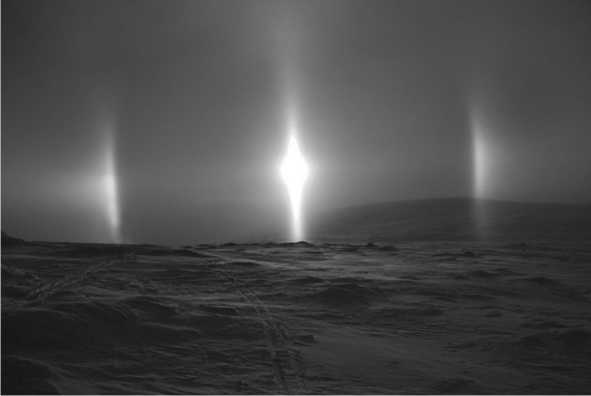 Иллюстрация к книге — Тайная война в космосе. Секретные технологии аномальных явлений [i_015.jpg]