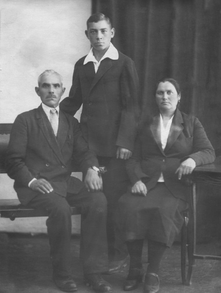 Иллюстрация к книге — «Государство – это мы! Род Лузиковых» [i_003.jpg]