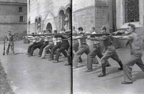 Иллюстрация к книге — Советская военная разведка. Как работала самая могущественная и самая закрытая разведывательная организация ХХ века [i_031.jpg]