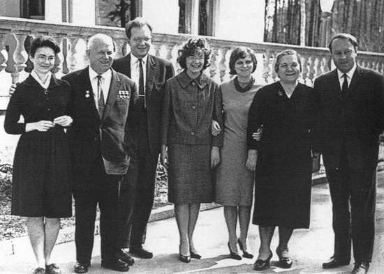 Иллюстрация к книге — Таинственная страсть. Роман о шестидесятниках [i_042.jpg]