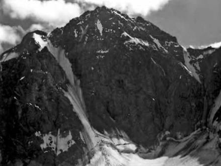 Иллюстрация к книге — Лхоцзе. Южная стена [pic_111.jpg]