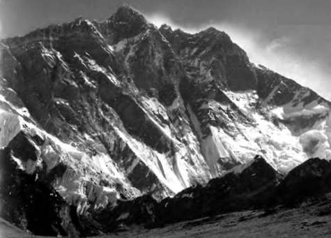 Иллюстрация к книге — Лхоцзе. Южная стена [pic_15.jpg]