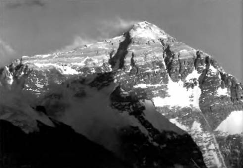 Иллюстрация к книге — Лхоцзе. Южная стена [pic_40.jpg]