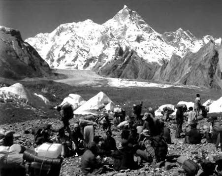 Иллюстрация к книге — Лхоцзе. Южная стена [pic_88.jpg]