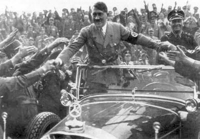 Иллюстрация к книге — Пропаганда войны в кинематографе Третьего Рейха [i_028.jpg]