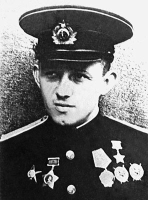 Иллюстрация к книге — Пограничники в 1941 году. Они не сдавались в плен [i_035.jpg]