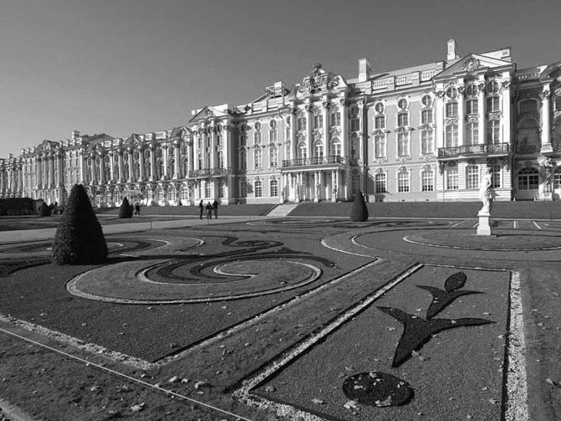 Иллюстрация к книге — Быть принцессой. Повседневная жизнь при русском дворе [i_007.jpg]