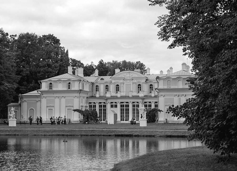 Иллюстрация к книге — Быть принцессой. Повседневная жизнь при русском дворе [i_012.jpg]