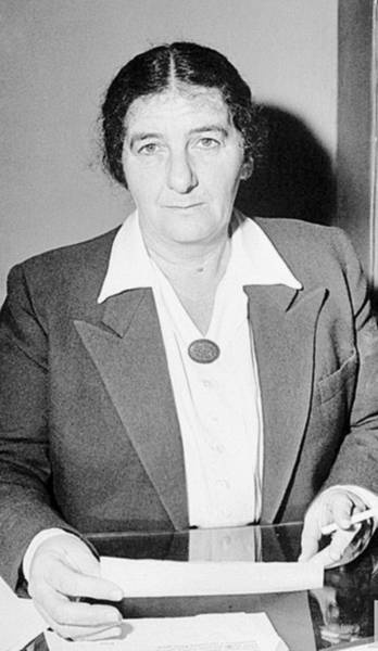 Иллюстрация к книге — Восхитительные женщины. Неподвластные времени [i_074.jpg]