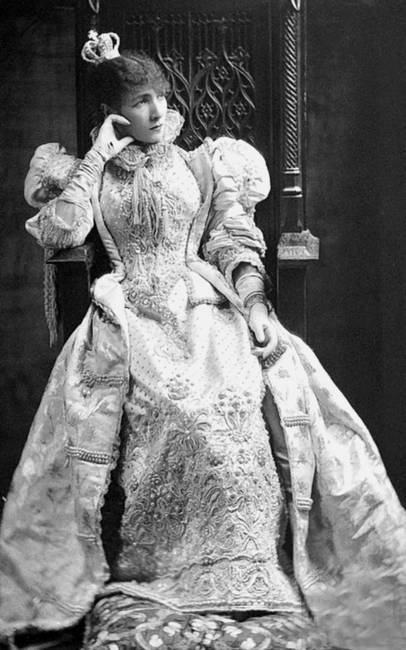 Иллюстрация к книге — Восхитительные женщины. Неподвластные времени [i_096.jpg]