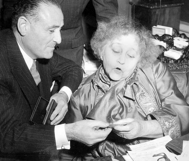 Иллюстрация к книге — Восхитительные женщины. Неподвластные времени [i_397.jpg]