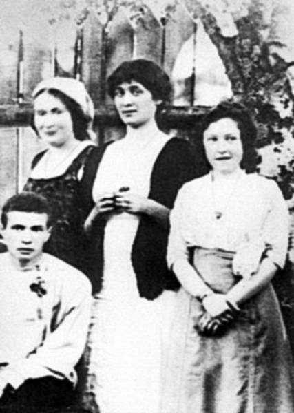 Иллюстрация к книге — Восхитительные женщины. Неподвластные времени [i_414.jpg]