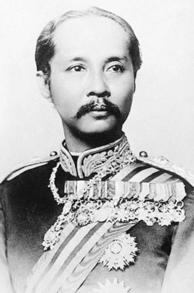 Иллюстрация к книге — Восхитительные женщины. Неподвластные времени [i_450.jpg]