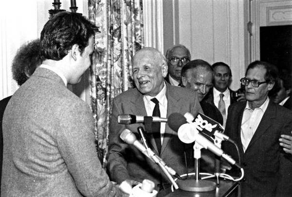 Иллюстрация к книге — Диссиденты [i_026.jpg]