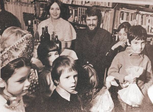 Иллюстрация к книге — Диссиденты [i_047.jpg]