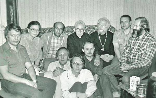 Иллюстрация к книге — Диссиденты [i_142.jpg]