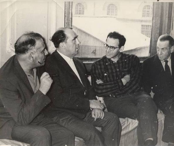 Иллюстрация к книге — Диссиденты [i_153.jpg]