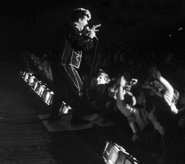 Иллюстрация к книге — Блеск и нищета 90-х [i_017.jpg]