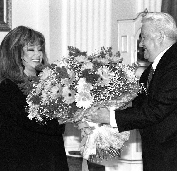 Иллюстрация к книге — Блеск и нищета 90-х [i_028.jpg]