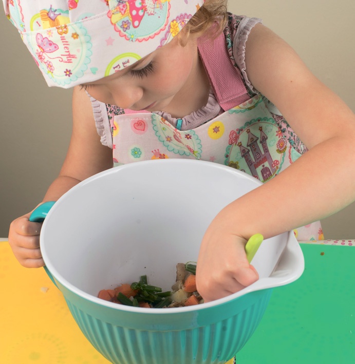 Иллюстрация к книге — Поваренок с пеленок: Как проводить время на кухне весело и с пользой [i_172.jpg]