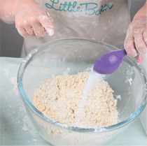 Иллюстрация к книге — Поваренок с пеленок: Как проводить время на кухне весело и с пользой [i_318.jpg]