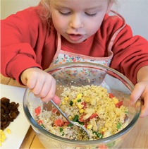 Иллюстрация к книге — Поваренок с пеленок: Как проводить время на кухне весело и с пользой [i_332.jpg]