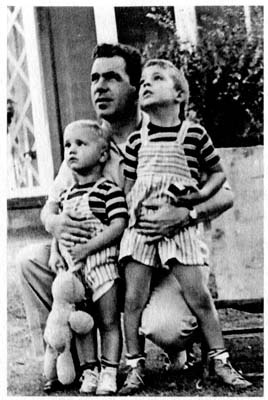 Иллюстрация к книге — Затерянные в Шангри-Ла [i_006.jpg]