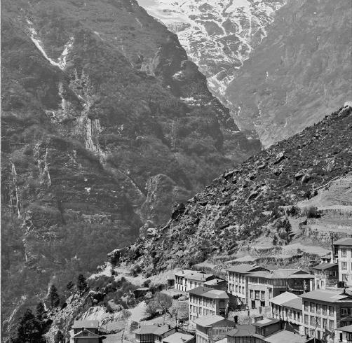 Иллюстрация к книге — Эверест. Кому и за что мстит гора? [_063.jpg]