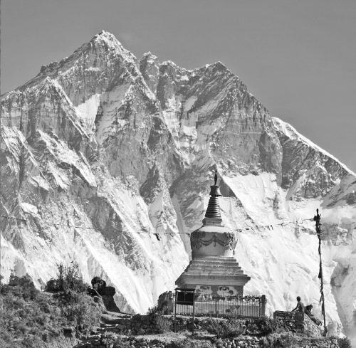 Иллюстрация к книге — Эверест. Кому и за что мстит гора? [_185.jpg]