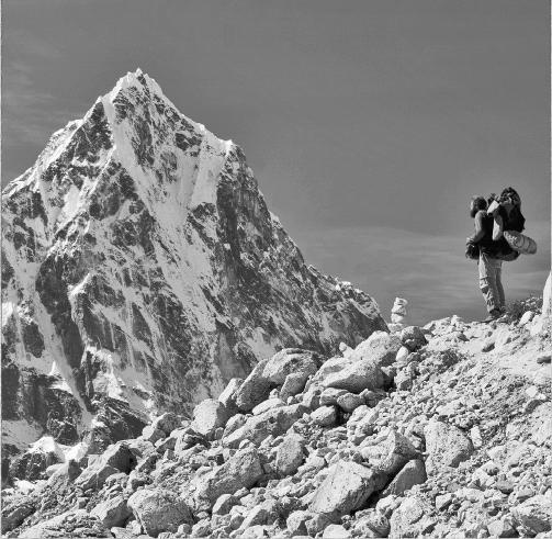 Иллюстрация к книге — Эверест. Кому и за что мстит гора? [_355.jpg]