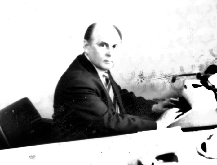 Иллюстрация к книге — Резидентура. Я служил вместе с Путиным [vkladka_0108_page_6_image_0001.jpg]