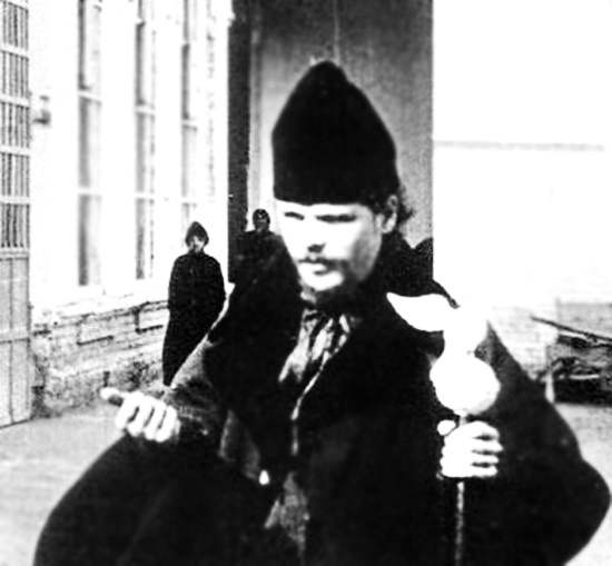 Иллюстрация к книге — Григорий Распутин. Жизнь старца и гибель империи [i_027.jpg]