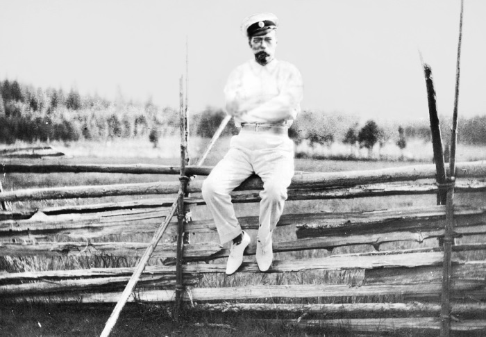 Иллюстрация к книге — Григорий Распутин. Жизнь старца и гибель империи [i_035.jpg]