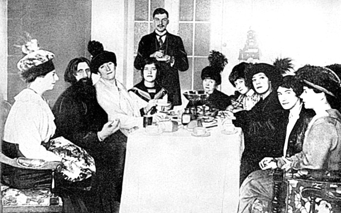 Иллюстрация к книге — Григорий Распутин. Жизнь старца и гибель империи [i_047.jpg]