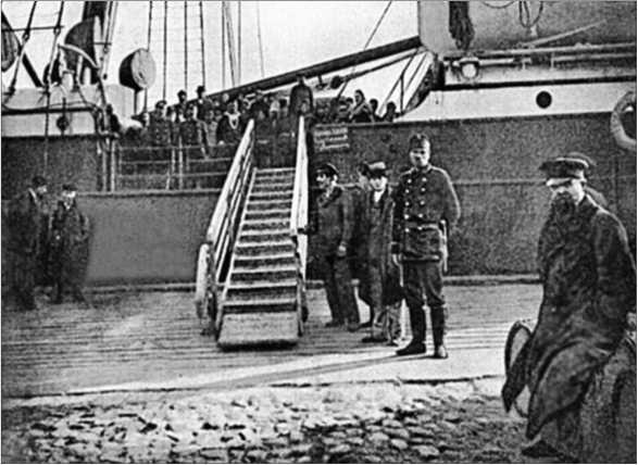 Иллюстрация к книге — Григорий Распутин. Жизнь старца и гибель империи [i_057.jpg]