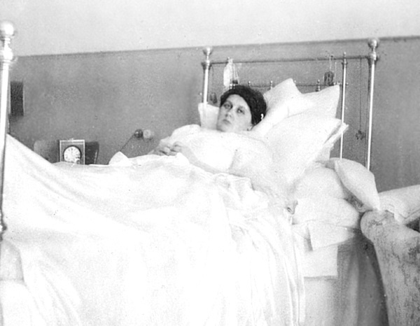 Иллюстрация к книге — Григорий Распутин. Жизнь старца и гибель империи [i_064.jpg]