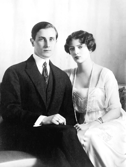 Иллюстрация к книге — Григорий Распутин. Жизнь старца и гибель империи [i_073.jpg]