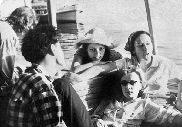 Иллюстрация к книге — Ностальгия - это память [i_004.jpg]