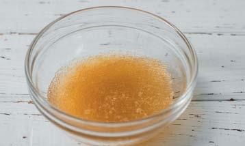 Иллюстрация к книге — Торты с сюрпризом. Шоколадные, сливочные, кофейные, желейные, ореховые, фруктовые [_023_2.jpg]