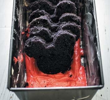 Иллюстрация к книге — Торты с сюрпризом. Шоколадные, сливочные, кофейные, желейные, ореховые, фруктовые [_026_6.jpg]