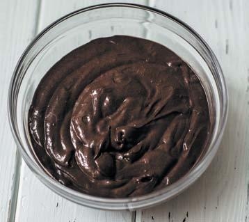 Иллюстрация к книге — Торты с сюрпризом. Шоколадные, сливочные, кофейные, желейные, ореховые, фруктовые [_027_4.jpg]