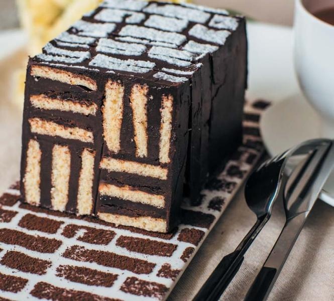 Иллюстрация к книге — Торты с сюрпризом. Шоколадные, сливочные, кофейные, желейные, ореховые, фруктовые [_030_4.jpg]