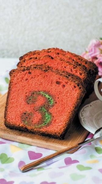 Иллюстрация к книге — Торты с сюрпризом. Шоколадные, сливочные, кофейные, желейные, ореховые, фруктовые [_034_2.jpg]