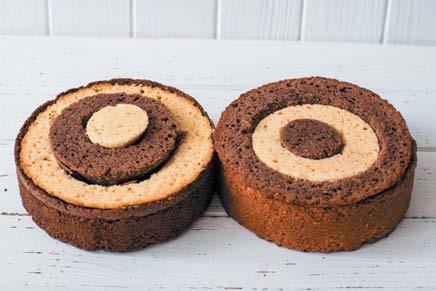 Иллюстрация к книге — Торты с сюрпризом. Шоколадные, сливочные, кофейные, желейные, ореховые, фруктовые [_056_3.jpg]