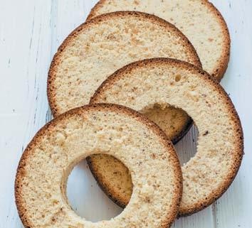 Иллюстрация к книге — Торты с сюрпризом. Шоколадные, сливочные, кофейные, желейные, ореховые, фруктовые [_072_3.jpg]