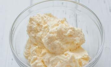 Иллюстрация к книге — Торты с сюрпризом. Шоколадные, сливочные, кофейные, желейные, ореховые, фруктовые [_084_2.jpg]